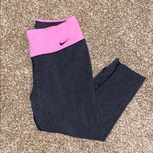 Nike Medium Dri-Fit Cropped Leggings